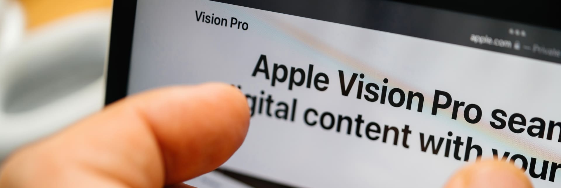 Apple Vision Pro ‘EyeSight’ External Display Revealed